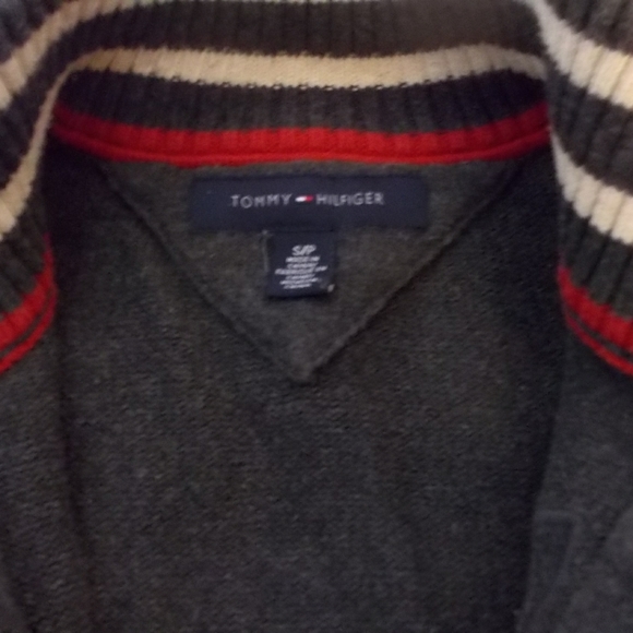 Tommy Hilfiger sweater - Picture 2 of 4